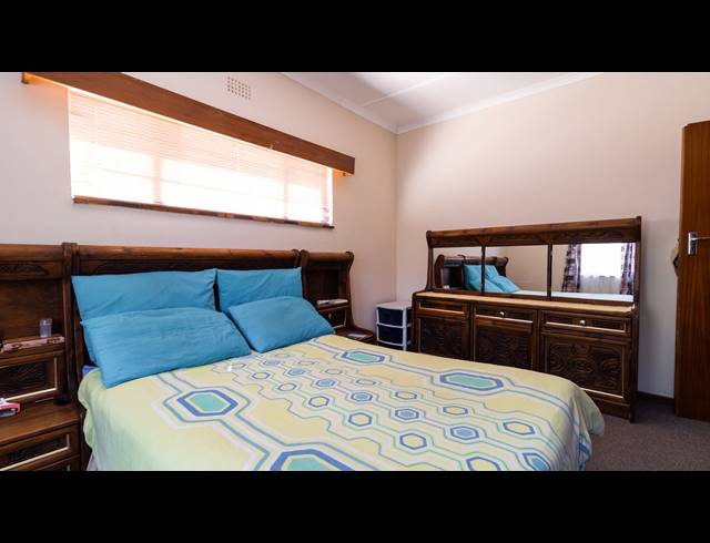 4 BEDROOM HOUSE FOR SALE IN MOORREESBURG